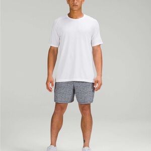 Lululemon Pace Breaker Linerless Short 7" size medium